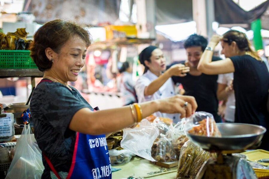 Bangkok: Half-Day Thai Cooking Class in Bangrak District - Morning market tour: where Thai cooks actually buy ingredients