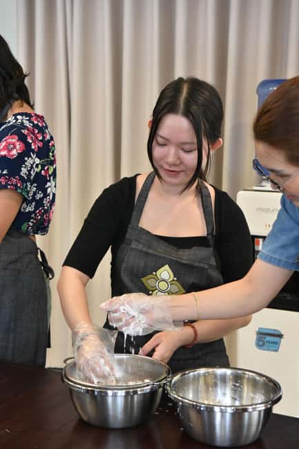 Bangkok: Hands-on Thai Cooking Class & Market Tour in Sathon - Four dishes and a hot tasting moment