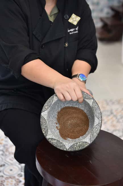 Bangkok: Hands-on Thai Cooking Class & Market Tour in Sathon - Who should book this Suan Phlu cooking class