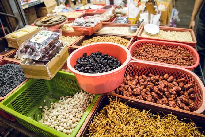 Bangkok Hidden Gems: Talad Noi, Chinatown & Street Food Tour - Holy Rosary Church: a European-style stop in the middle of markets