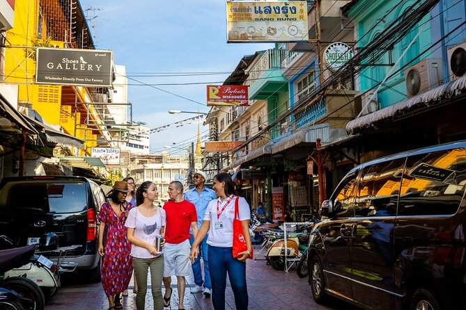 Bangkok Hidden Gems: Talad Noi, Chinatown & Street Food Tour - Sol Heng Tai Mansion and Hong Sieng Kong: old houses meet modern choices