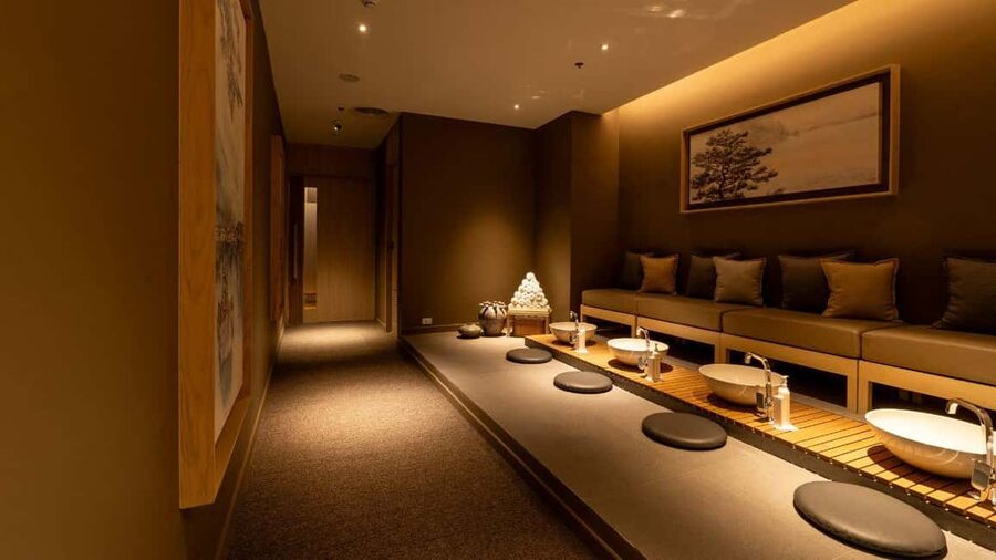 Bangkok: Let's Relax Spa Lumpini E-Voucher - Language, comfort, and accessibility basics