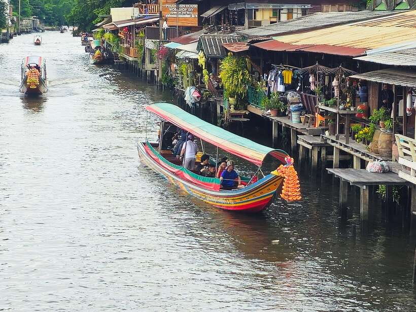 Bangkok Long Boat Canal a Big Buddha & Culture Markets Tour - Khlong Bang Luang Floating Market: Your Photo and Shopping Window