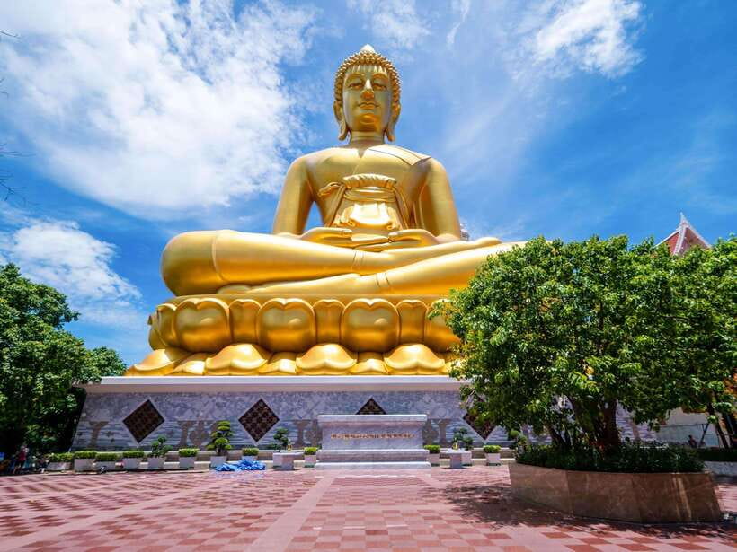Bangkok: Longtail Boat Canal Tour to Wat Arun - Wat Paknam Phasi Charoen: the five-floor pagoda and the glass crown