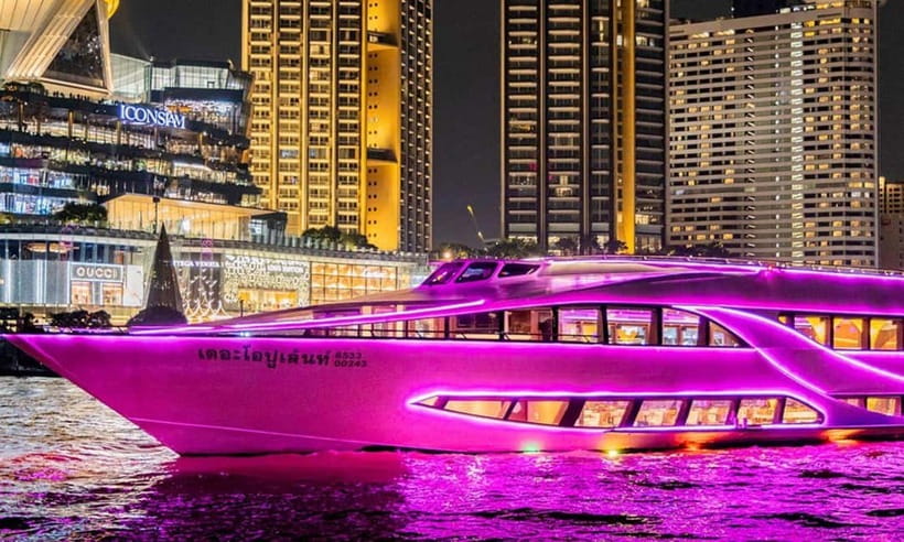 Bangkok: Luxury Dinner Cruise on Chao Phraya River - The live band: how the music changes the mood