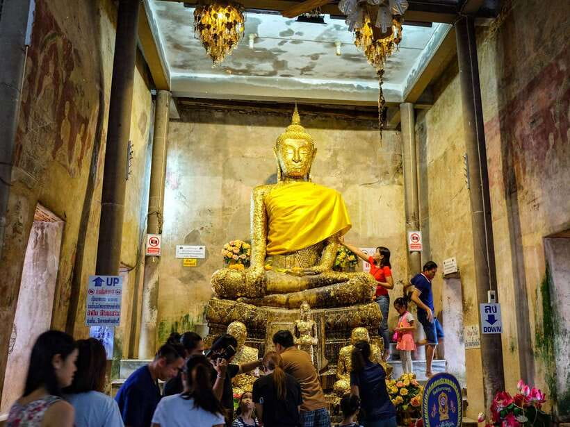 Bangkok: Maeklong Railway & Amphawa Floating Market Day Trip - Should You Book the Bangkok Maeklong and Amphawa Fireflies Day Trip?