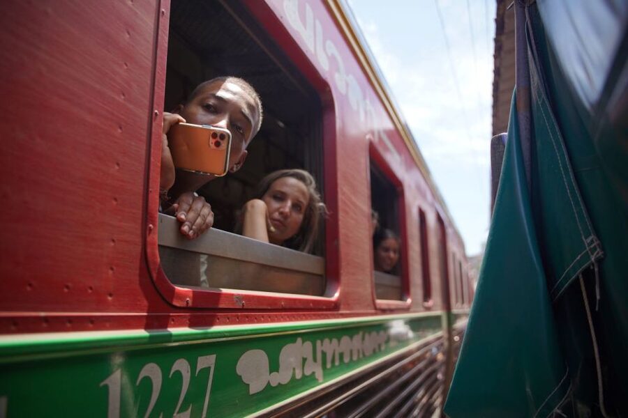 Bangkok: Maeklong Railway Market & Floating Market Tour - Price and value check: is $32 worth it?