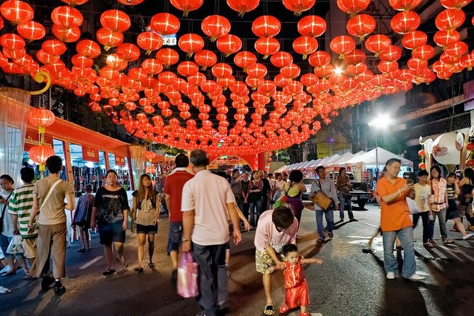 Bangkok: Magical Chinatown At Night With A Local Host - Why this Chinatown night tour feels personal fast