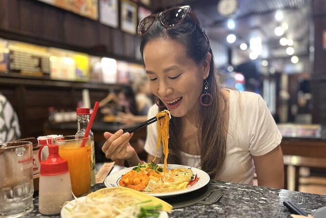 Bangkok Michelin Food Tour (3 Stops, 8 tastings) - Phra Nakhon tastings: Thai dishes and drinks, Michelin listed