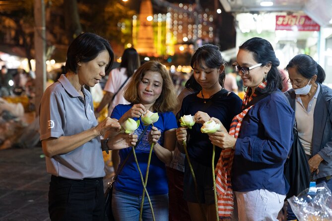 Bangkok: Michelin Street Eats by Tuk-Tuk Guided Food Tour - Pak Khlong Talat Flower Market at night: lotus folding and the meaning behind the flowers
