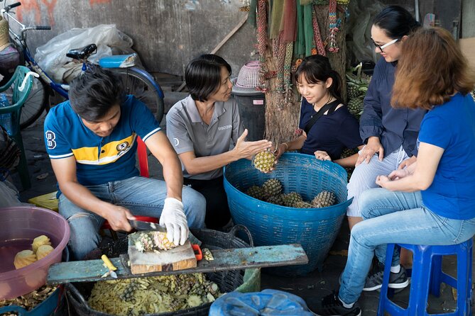 Bangkok: Michelin Street Eats by Tuk-Tuk Guided Food Tour - Who should book this tuk-tuk Michelin street eats tour