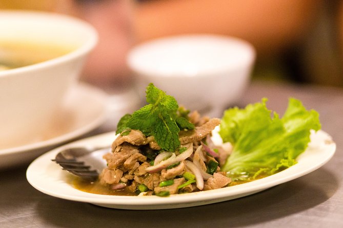 Bangkok Midnight Food Tuk Tuk Tour - Stop 1, Pom Prap Sattru Phai: Stir-Fried Noodles With Egg Your Way