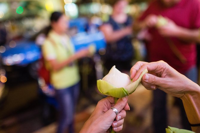 Bangkok Midnight Food Tuk Tuk Tour - Stop 4, Pak Khlong Flower Talat: The 24-Hour Flower Market Stop