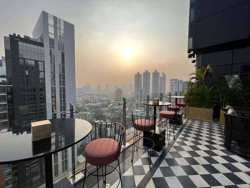 Bangkok: Mojjo Rooftop Lounge & Bar Food & Beverage Package - Mojjo on the 32nd Floor: Views and Vibe That Actually Feel Worth It