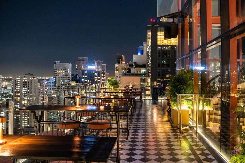 Bangkok: Mojjo Rooftop Lounge & Bar Food & Beverage Package - Live Music and the Rooftop Timing: Making the Most of Your 1.5 Hours