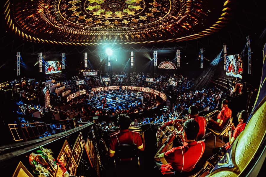 Bangkok: Muay Thai Boxing Tickets at Rajadamnern Stadium - VIP free-flow beer and the food reality inside the stadium