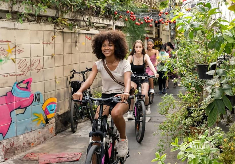Bangkok: Must-Try Hidden Bike & Food Experience - The bakery break that makes the whole day feel like Thailand