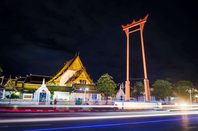 Bangkok: Night Bike Tour with Temples & Flower Market Visit - Who should book it, and who should skip it