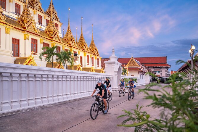 Bangkok: Night Bike Tour with Temples & Flower Market Visit - Democracy Monument to Khao San backroads: seeing Bangkok’s streets, not just monuments