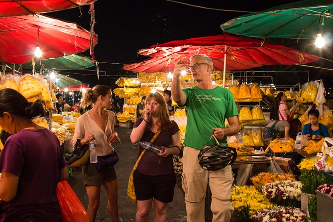 Bangkok: Night Bike Tour with Temples & Flower Market Visit - Chao Phraya ferry at sunset, then Wat Rakang Kositaram