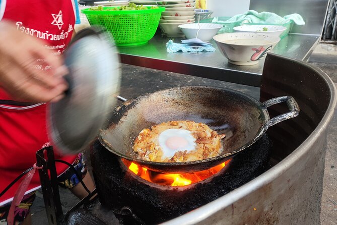 Bangkok Night Eats by Tuk Tuk - Hotel-pickup & Dinner - Chinatown’s Yaowarat on foot: variety you can feel in every order