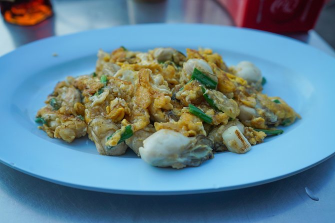 Bangkok Night Michelin Foodie Tour in Chinatown with 15+ tastings - Walking the night market: Thai-Chinese food culture in motion