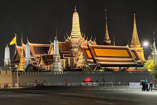 Bangkok Night Tour: Food, Temple & Tuk Tuk - Why Bangkok at Night Feels Different in a Tuk Tuk