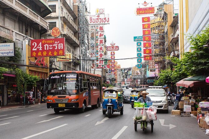 Bangkok Night Tour: Wat Arun, Wat Pho, Chinatown & Tuk Tuk Ride - Key highlights