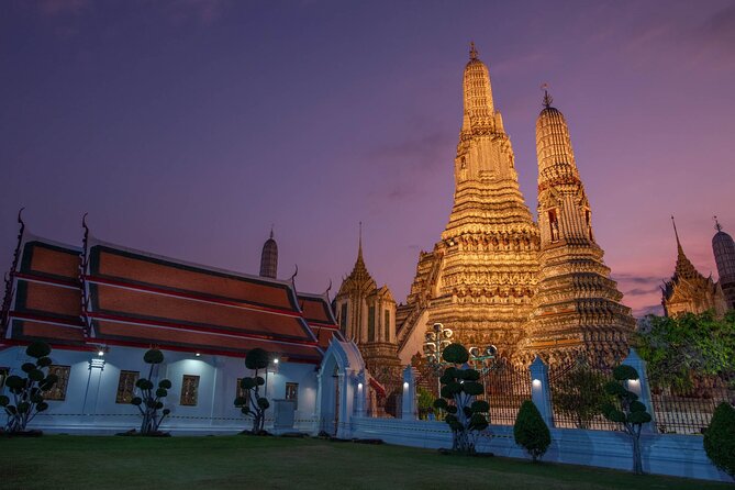Bangkok Night Tour: Wat Arun, Wat Pho, Chinatown & Tuk Tuk Ride - Wat Pho: the reclining Buddha and the practical temple rules