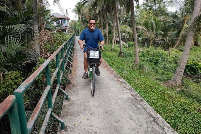 Bangkok Oasis Breezy Bike Tour - Getting to the start: Wat Khlong Toei Nok Pier and the ferry ride
