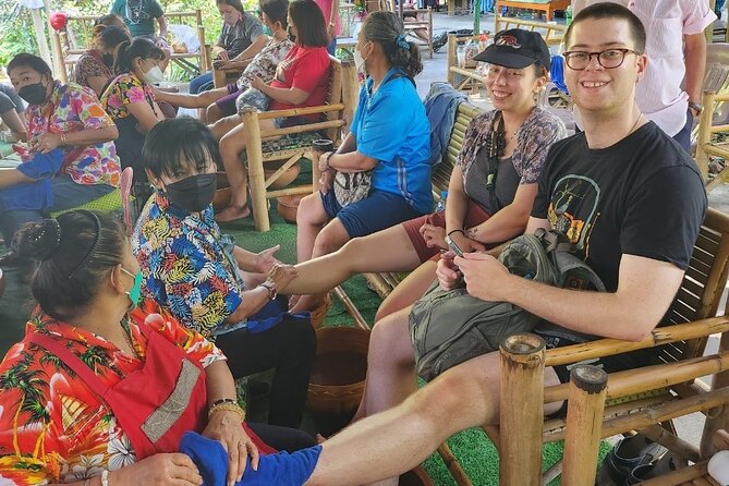 Bangkok Oasis Breezy Bike Tour - Stop 3: Ban Bo cycling lanes of homes, temples, farms, and dessert stops