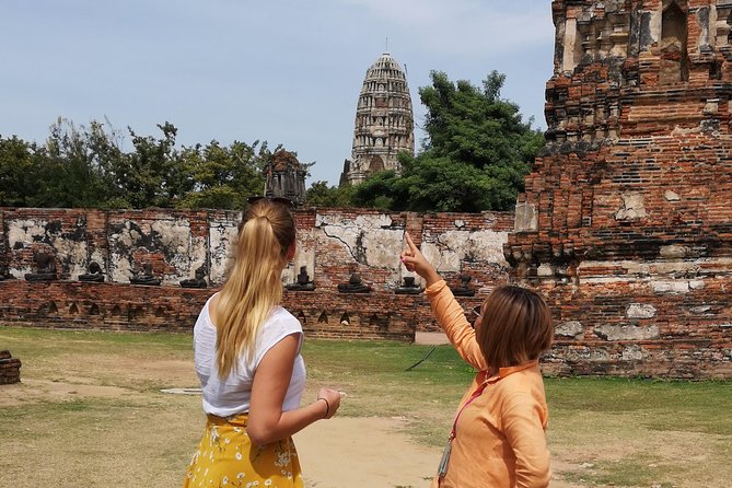 Bangkok: Private Ayutthaya and Bang Pa-In Summer Palace Tour - Lunch at a local Thai restaurant: included, and it can make or break the day