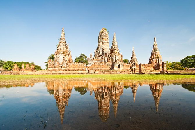 Bangkok: Private Ayutthaya and Bang Pa-In Summer Palace Tour - Bangkok pickup and the drive north: time, traffic, and heat