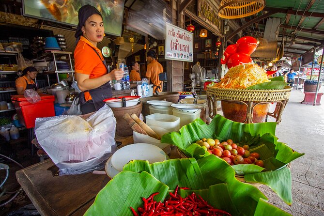 Bangkok Private Customizable Tour with Guide - Grand Palace and Wat Pho, handled with the right pace
