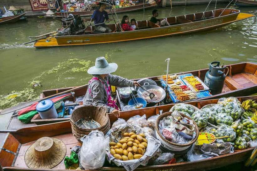 Bangkok: Railway and Floating Market Tour with Dragon Temple - Quick Takeaways