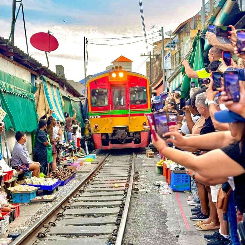 Bangkok: Railway and Floating Market Tour with Dragon Temple - Value Check: Is $16 Really a Good Deal Here?