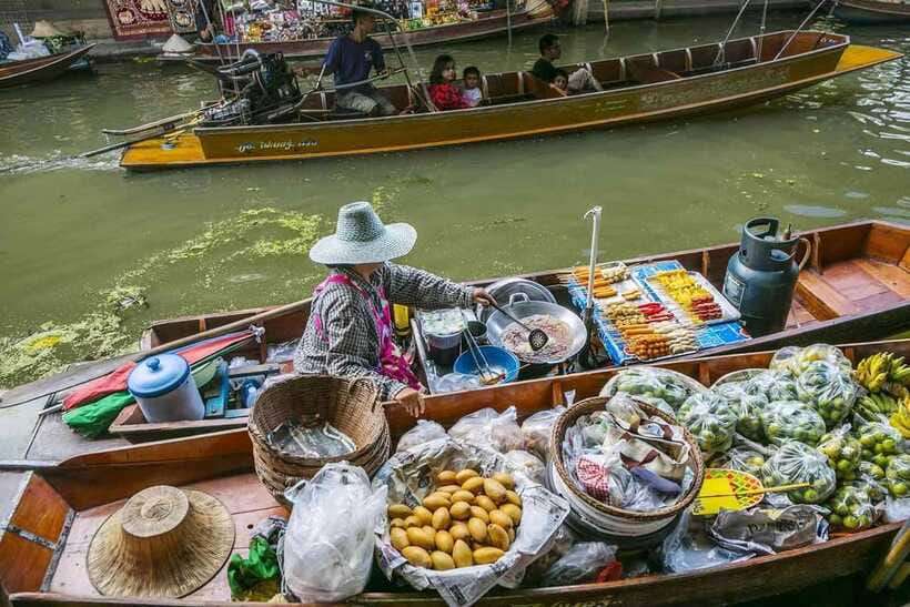 Bangkok: Railway and Floating Market Tour with Dragon Temple - Should You Book This Tour to See Maeklong, Damnoen Saduak, and Wat Sam Phran?
