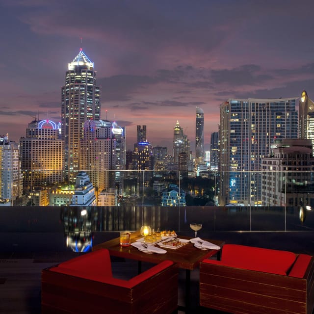 Bangkok: RedSquare Rooftop Bar at Novotel Sukhumvit 4 - Live Music and DJ Mood, The Soundtrack for Your Skyline Hour