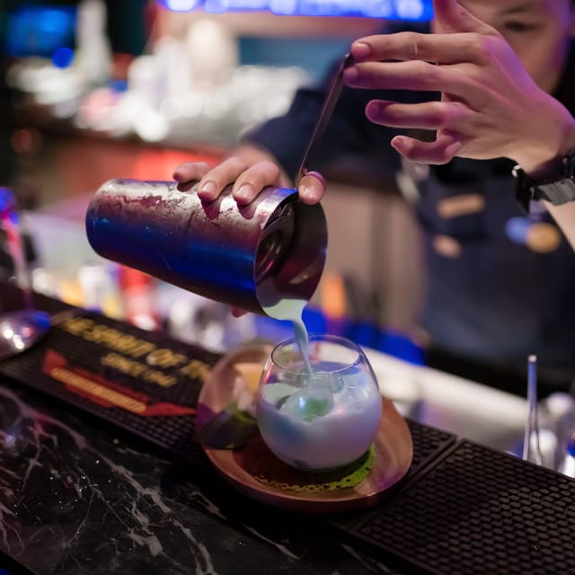 Bangkok: RedSquare Rooftop Bar at Novotel Sukhumvit 4 - Price and Value at Around $73 per Group Up to 2