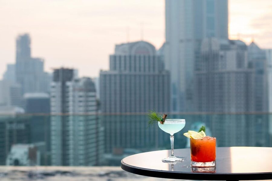 Bangkok: RedSquare Rooftop Bar at Novotel Sukhumvit 4 - Dress Code, Rules, and Practical Rooftop Safety Limits