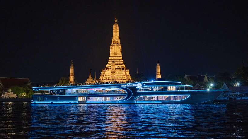 Bangkok: Royal Galaxy Dinner Cruise with Siam Fantasy Show - Chao Phraya Cruise Views: Grand Palace to Wat Arun from the Water