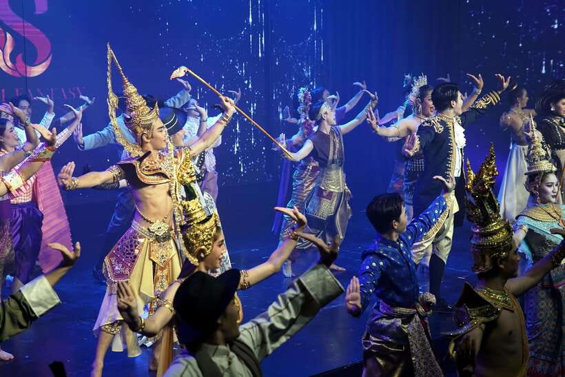 Bangkok: Royal Galaxy Dinner Cruise with Siam Fantasy Show - Price and Value at About $46: Is It a Good Deal?