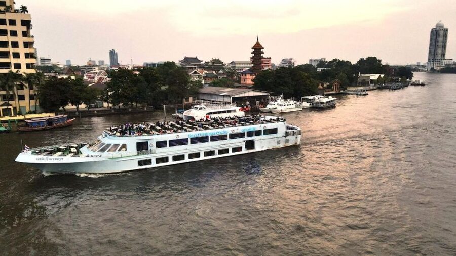 Bangkok: Royal Princess Chao Phraya Dinner Cruise - The Chao Phraya night route: Rama VIII Bridge to Wat Arun sights