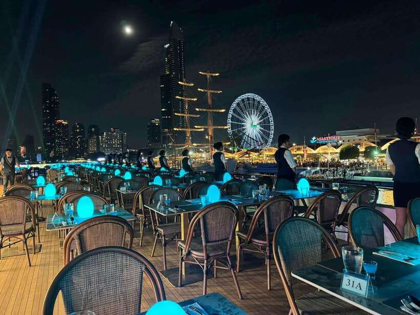 Bangkok: Royal Princess River Dinner Cruise with Live Music - Royal Princess value: what $28 buys on the Chao Phraya