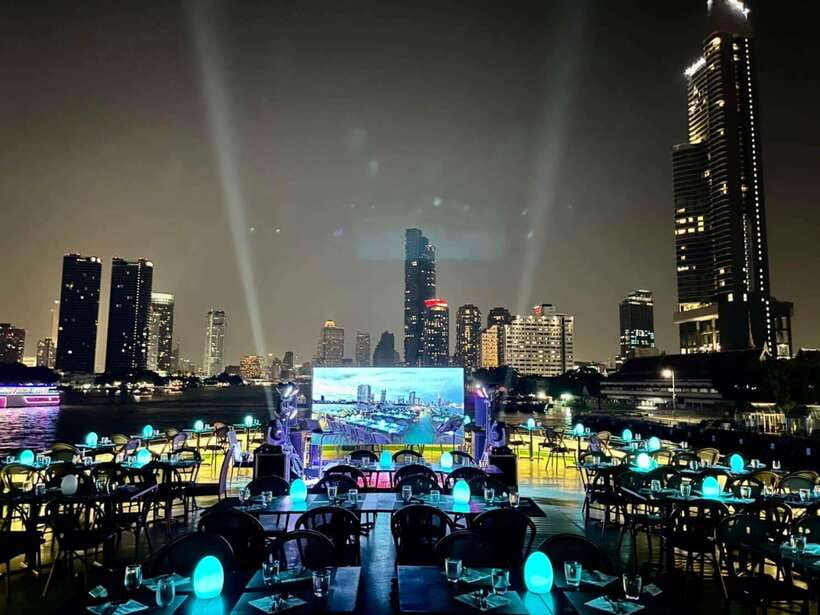 Bangkok: Royal Princess River Dinner Cruise with Live Music - Rama I Bridge, King Rama I, and the duck-under moment