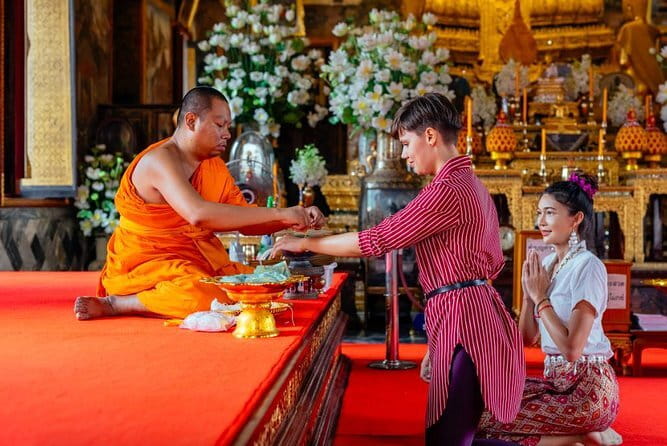 Bangkok's Best: City Highlights & Floating Market Private Tour - Wat Arun by River Boat: Temple of Dawn Views and Close-Up Detail