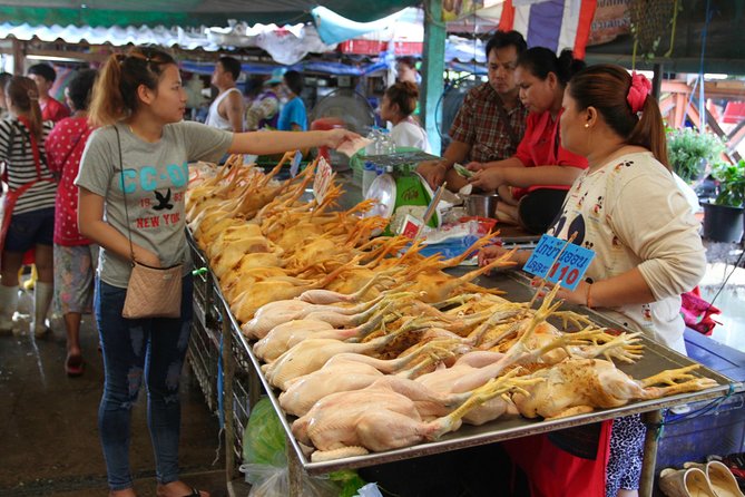 Bangkok's Green Lung Jungle Cycling Adventure Tour - Thai meal break: Pad Thai or Khao Pad