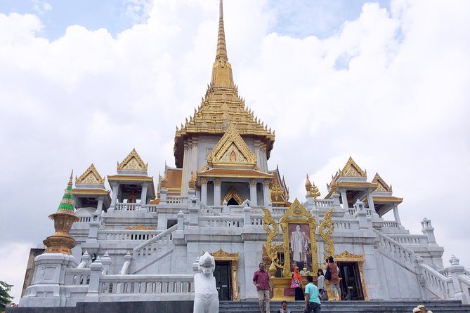 Bangkok’s Sacred Temples & Local Culture Half-Day Tour - Wat Traimit’s Golden Buddha Moment, Done First