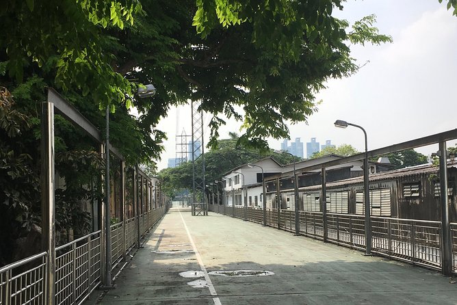 Bangkok's Wireless Road: A Self-Guided Audio Tour - Trimurti Shrine: Hindu Symbols in an Everyday Walk