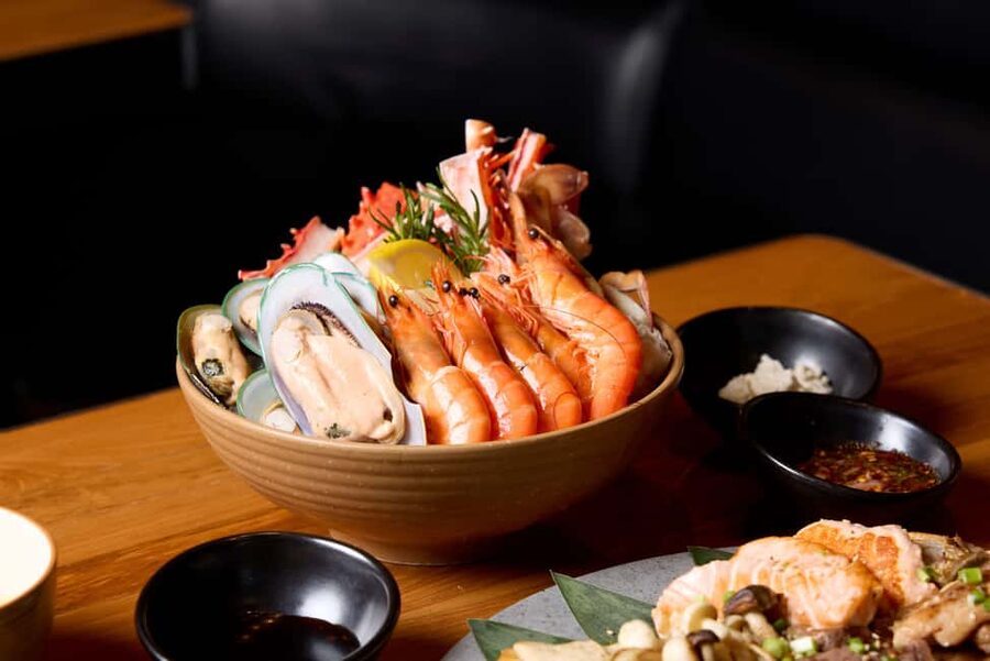 Bangkok: Saturday Dinner Buffet at W Bangkok - Service and special requests, including mocktail options